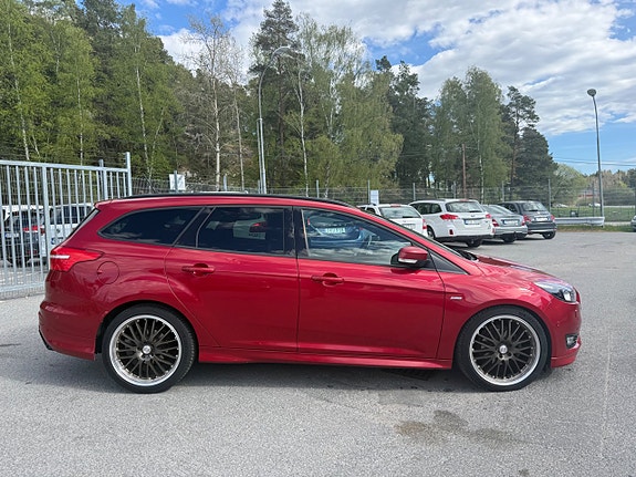 Ford Focus 3 of 19