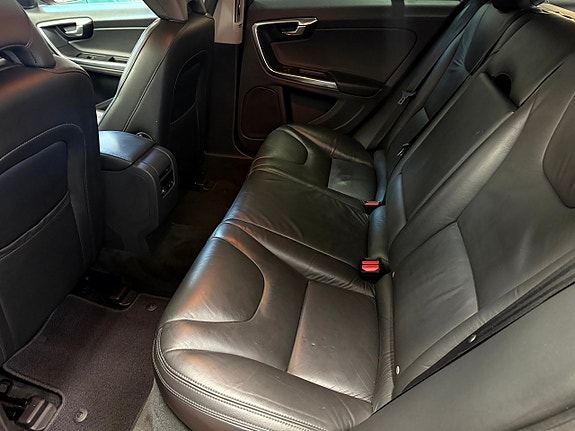 Volvo V60 12 of 14