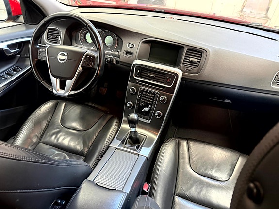 Volvo V60 10 of 14