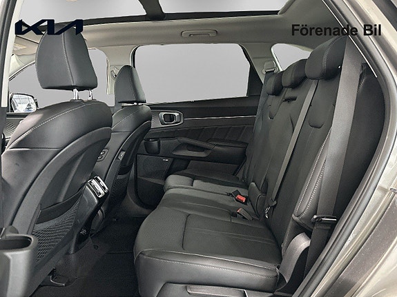 Kia Sorento 9 of 20