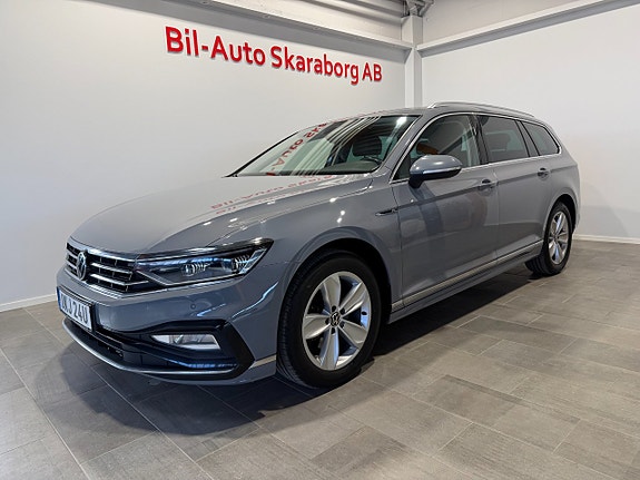 Volkswagen Passat 2 of 5
