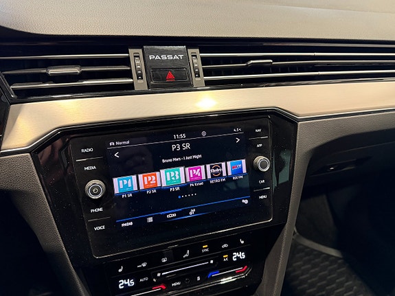 Volkswagen Passat 19 of 22