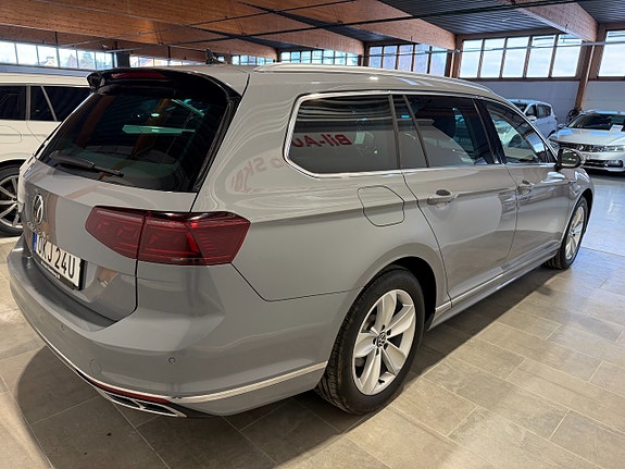 Volkswagen Passat 6 of 22