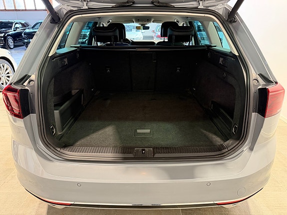 Volkswagen Passat 11 of 22