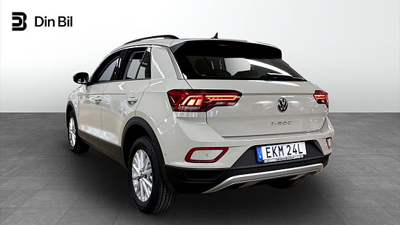 Volkswagen T-Roc 4 of 5