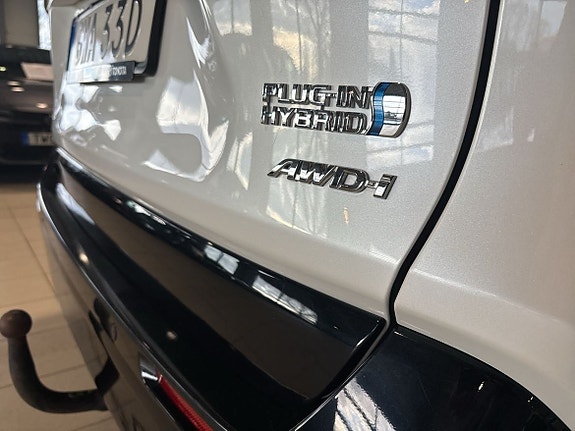 Toyota RAV4 Plug-in Hybrid 27 of 30