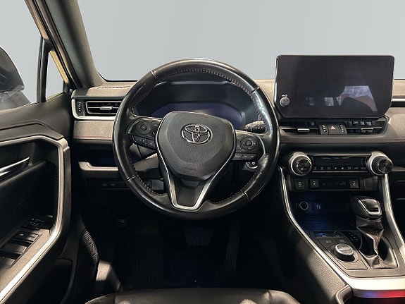 Toyota RAV4 Plug-in Hybrid 10 of 30