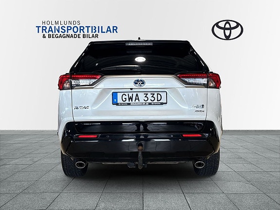 Toyota RAV4 Plug-in Hybrid 5 of 30