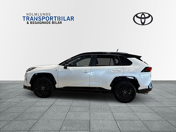 Toyota RAV4 Plug-in Hybrid 4 of 30