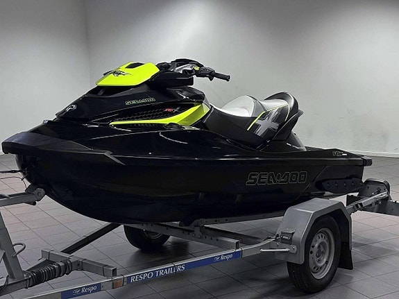 Seadoo RXT 260 RS Supercharger 80-Trailer