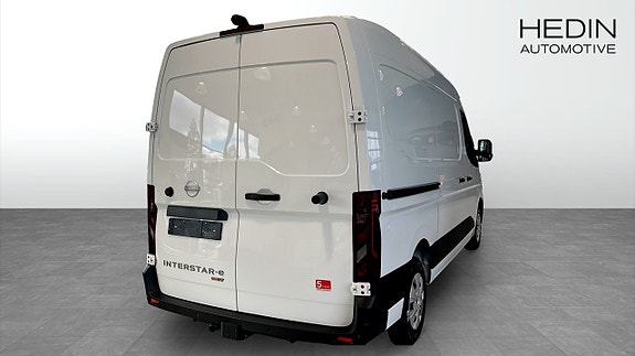 Nissan Interstar 2 of 5