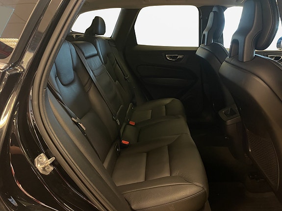 Volvo XC60 12 of 27