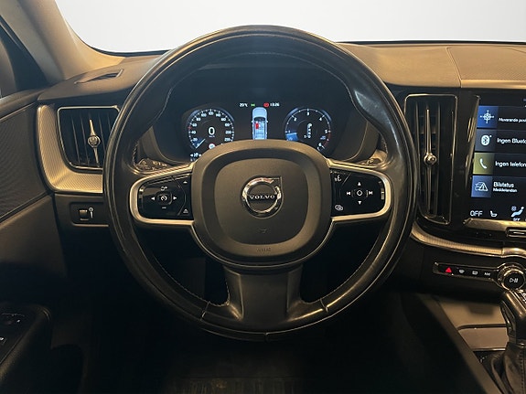 Volvo XC60 13 of 27