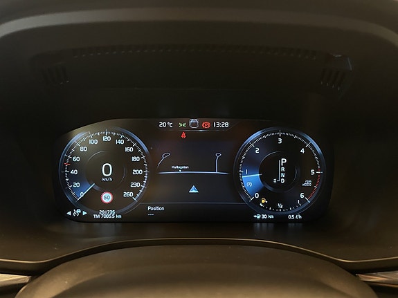 Volvo XC60 17 of 27
