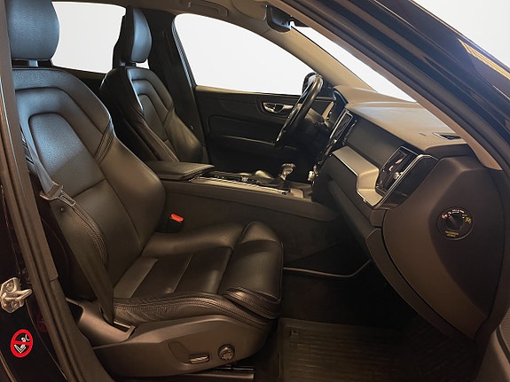 Volvo XC60 11 of 27
