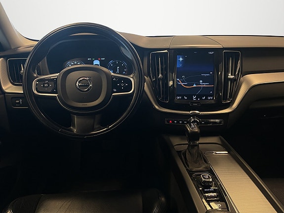 Volvo XC60 8 of 27