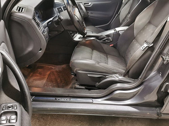 Volvo V70 5 of 5