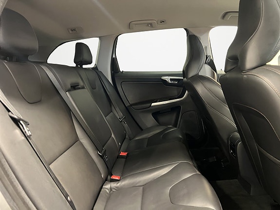 Volvo XC60 13 of 24