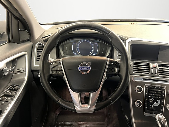 Volvo XC60 14 of 24
