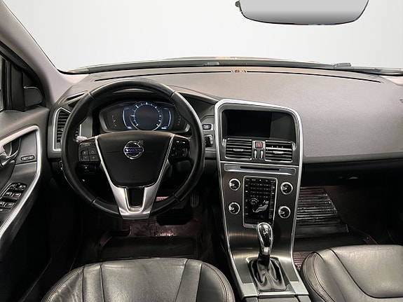 Volvo XC60 9 of 24
