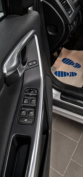Volvo XC60 16 of 19