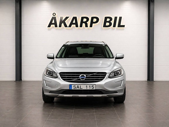 Volvo XC60 2 of 19
