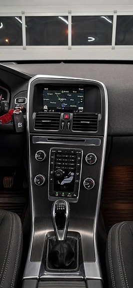 Volvo XC60 11 of 19