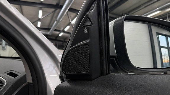 Volvo XC60 19 of 19