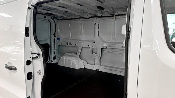 Renault Trafic 5 of 9