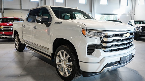 Chevrolet Silverado 1500 2 of 30