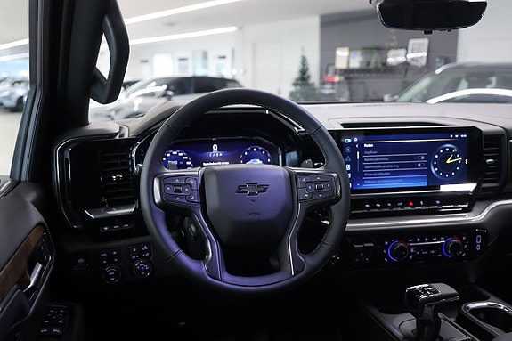 Chevrolet Silverado EV 19 of 25