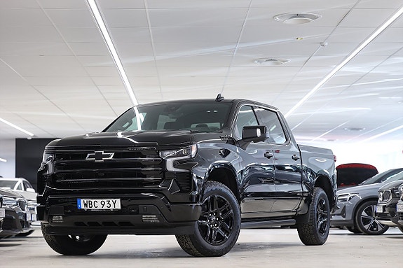 Chevrolet Silverado EV 3 of 25