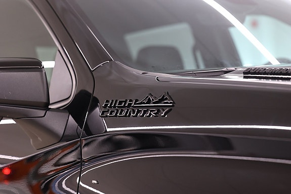 Chevrolet Silverado EV 7 of 25