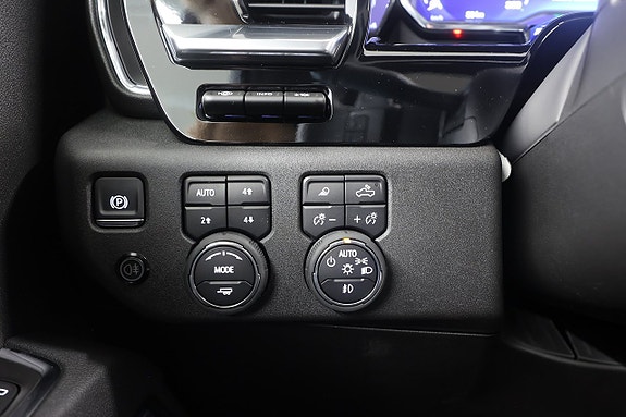 Chevrolet Silverado EV 21 of 25