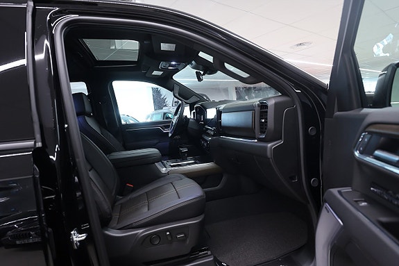 Chevrolet Silverado EV 14 of 25