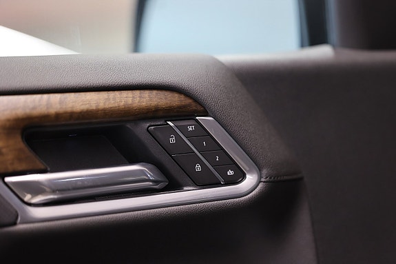 Chevrolet Silverado EV 17 of 25