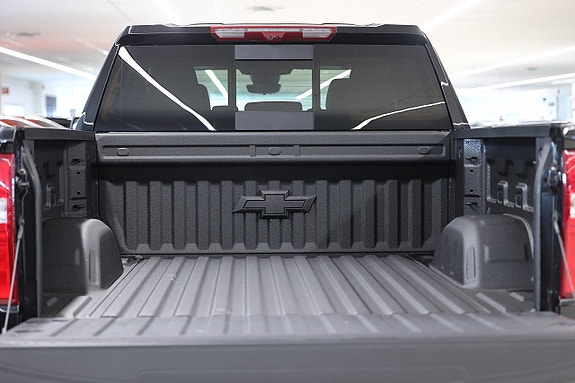 Chevrolet Silverado EV 10 of 25
