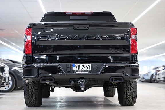 Chevrolet Silverado EV 9 of 25