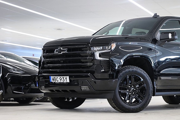 Chevrolet Silverado EV 4 of 25