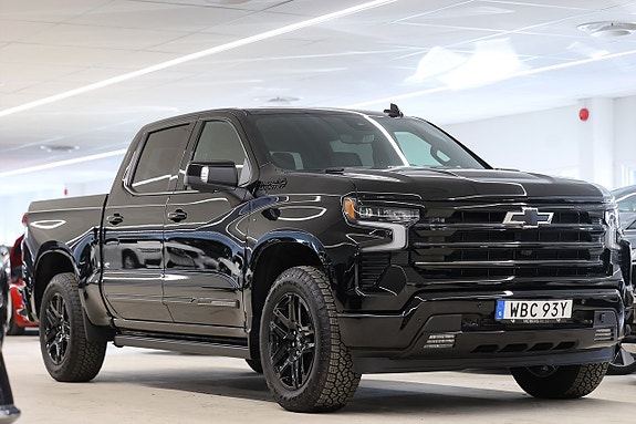 Chevrolet Silverado EV 6 of 25