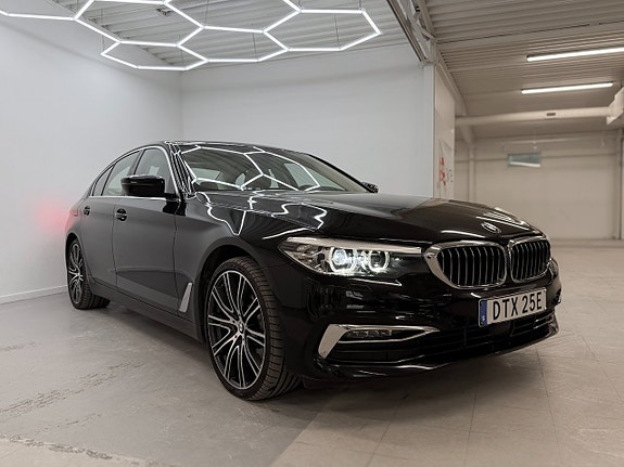 BMW 530e 4 of 5