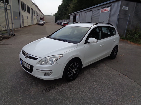 Hyundai i30 2 of 5