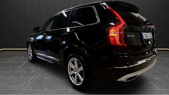 Volvo XC90 3 of 13