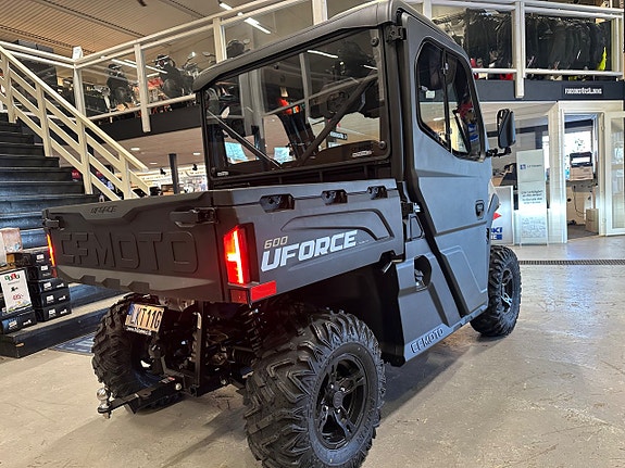 CFMOTO UFORCE 600 EPS 4X4 Traktor A Hyttpaket Med Värme 4 of 9