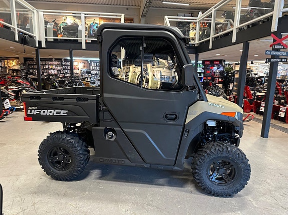 CFMOTO UFORCE 600 EPS 4X4 Traktor A Hyttpaket Med Värme 3 of 9