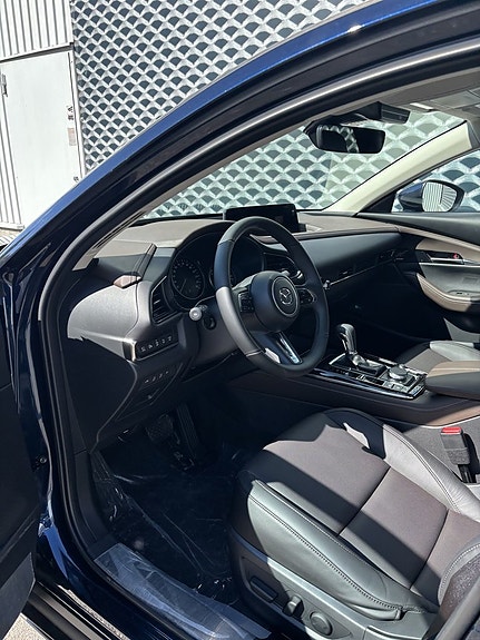 Mazda CX-30 6 of 18