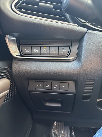 Mazda CX-30 7 of 18
