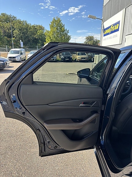 Mazda CX-30 15 of 18