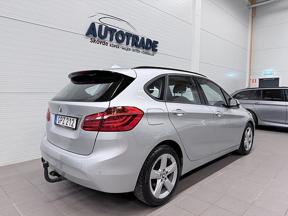 BMW 218 7 of 21