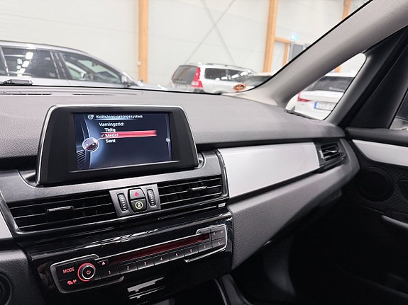 BMW 218 16 of 21